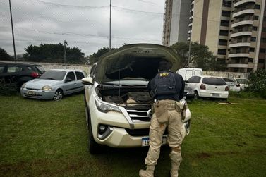PRF recupera ve&iacute;culo roubado e prende dois homens por recepta&ccedil;&atilde;o na BR-277 