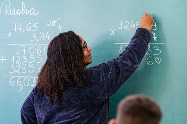 Paran&aacute; investe em programas e tecnologia para fortalecer o ensino de Matem&aacute;tica