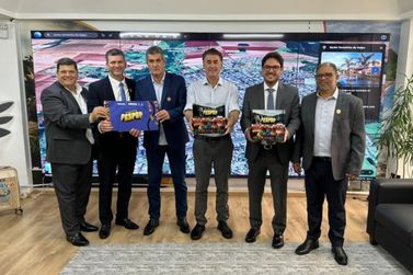 Prefeito Bim cumpre agenda em Curitiba e apresenta projeto da Fespop 2026