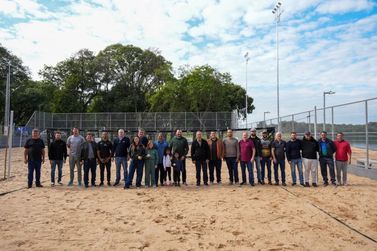 Nova quadra de areia &eacute; inaugurada no Terminal Tur&iacute;stico Alvorada de Itaipu