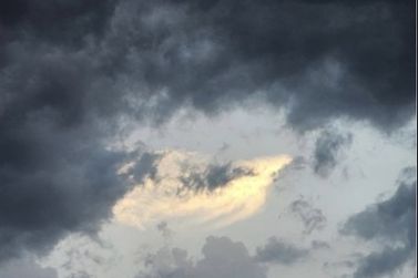 Defesa Civil emite alerta de risco alto para tempestades na regi&atilde;o Oeste do Paran&aacute;