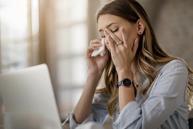 Inverno favorece o ressecamento dos olhos e acende alerta para a s&iacute;ndrome do olho seco