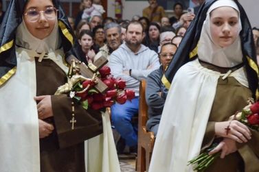 Par&oacute;quia Santa Teresinha do Menino Jesus da Sagrada Face inicia Novena das Rosas