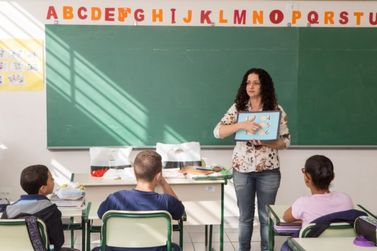 Estado prorroga inscri&ccedil;&otilde;es de processos seletivos para professores 