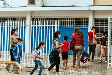 Procon orienta pais sobre reajustes e regras de rematr&iacute;cula escolar