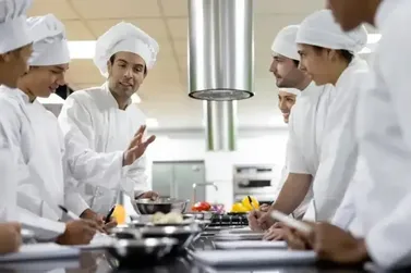 ACISC abre inscri&ccedil;&otilde;es para cursos gratuitos de tecnologia, gest&atilde;o e gastronomia