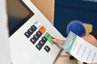 Guia da urna eletr&ocirc;nica: confira a ordem correta de vota&ccedil;&atilde;o para este domingo