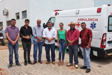 Ismael Crispin reforça saúde de Santa Luzia com entrega de ambulância