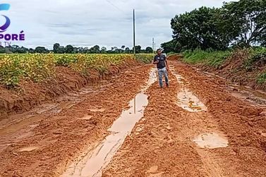 Linha 82 em S&atilde;o Miguel: &Aacute;gua na estrada e condi&ccedil;&otilde;es ruins paralisa tr&aacute;fego