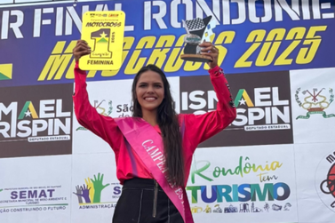 Beatriz &eacute; a 1&ordf; mulher a entrar para o hall dos campe&otilde;es de motocross em RO