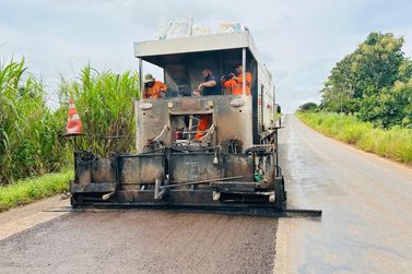Jean Oliveira e Governo de RO leva microrrevestimento &agrave; Alta Floresta