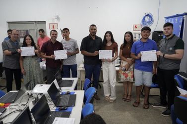 Neg&atilde;o da 98 viabiliza curso de inform&aacute;tica para 150 alunos em S&atilde;o Miguel