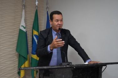 Remy prop&otilde;e que Prefeitura priorize empresas e agricultores locais em compras