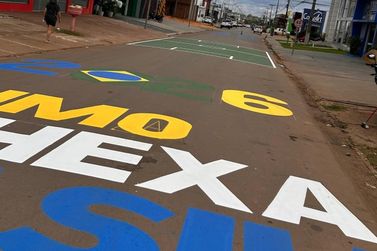 Em clima de Copa do Mundo, com&eacute;rcio inicia ornamenta&ccedil;&atilde;o na Av. S&atilde;o Paulo, em S&atilde;o Miguel