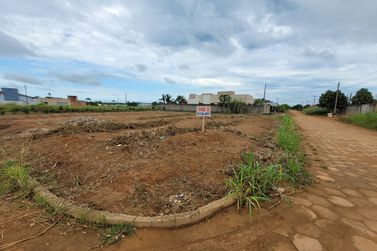 Terreno &agrave; venda - 360m&sup2; - Tancredo Neves