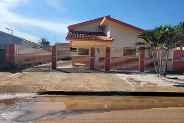 Casa &agrave; venda - 280m&sup2; - Centro