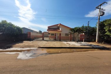 Casa &agrave; venda - 280m&sup2; - Centro