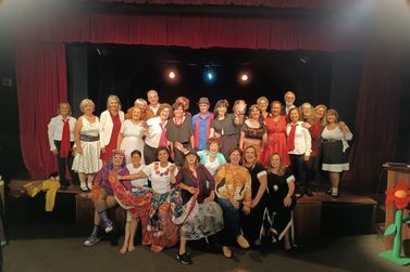 Grupo Amizade Solidária realiza 1º Show de Talentos no Teatro Ernani Zétola