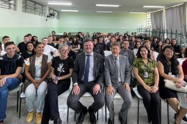 Justiça Eleitoral promove campanha de incentivo ao voto em colégio de SJP