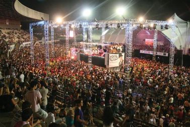 Foliões poderão curtir show do Só Pra Contrariar na terça de Carnaval