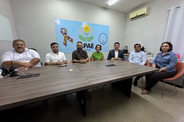 Prefeito e vice visitam APAE e reforça compromisso com inclusão e acessibilidade