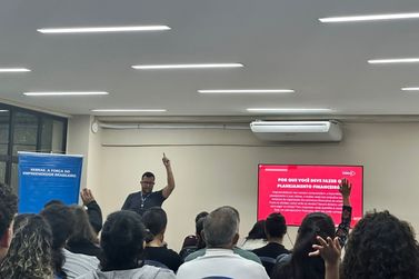 Empreendedores recebem capacitação prática em oficina sobre planejamento finance