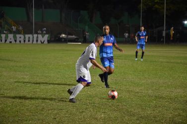 Mais de 30 jogos movimentam o futebol amador de Sumar&eacute; neste fim de semana