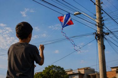 Casos de pipas na rede el&eacute;trica crescem 33% em Sumar&eacute; e CPFL refor&ccedil;a alerta nas f&eacute;rias 