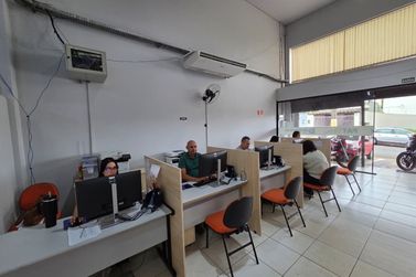 Processo seletivo oferece 300 vagas para Auxiliar de Log&iacute;stica em Sumar&eacute;