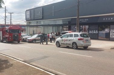 Tentativa de roubo a com&eacute;rcio termina com comerciante e suspeito baleados no Centro 