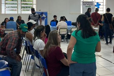 PAT nos Bairros leva 400 vagas de emprego e atende mais de 600 pessoas em Sumar&eacute;