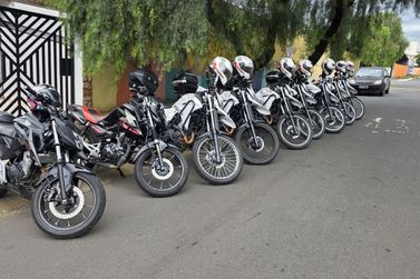 Adolescente &eacute; apreendido ap&oacute;s persegui&ccedil;&atilde;o policial envolvendo duas motos em Sumar&eacute;