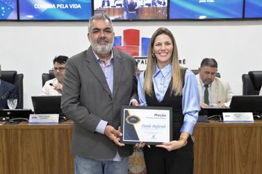 Psic&oacute;loga &eacute; homenageada pela C&acirc;mara de Sumar&eacute; por idealizar Corrida pela Vida