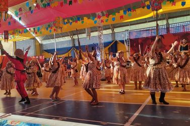 Sesc Ler Surubim promove Encontro Junino para pessoas idosas com m&uacute;sica e solidariedade