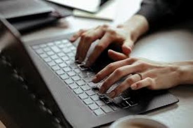 Bora trabalhar: semana come&ccedil;a com pelo menos 1067 vagas de emprego na cidade de Toledo