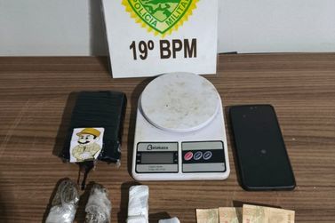Suspeito tenta fugir da PM, joga droga pela janela e acaba preso em Toledo