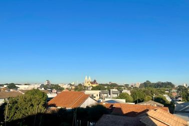 Ter&ccedil;a-feira promete ser fria mesmo com um belo dia de sol em Toledo