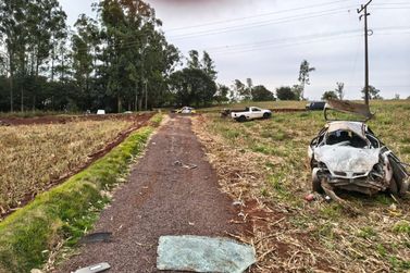 Acidente na PR-239 deixa motorista morto ap&oacute;s capotamento