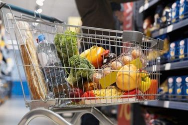 Cesta b&aacute;sica cai 7,71% em Toledo e passa a custar R$ 661,35 em julho