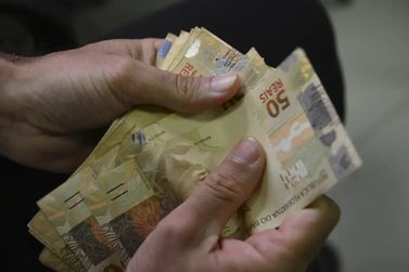 Congresso Nacional avalia sal&aacute;rio m&iacute;nimo de R$ 1.741 a partir de 2027