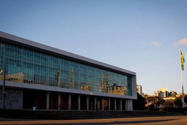 Corrida eleitoral: Paran&aacute; tem oito candidatos a governador 