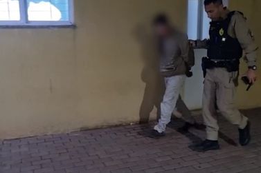 Homem &eacute; preso ap&oacute;s invadir casa e estuprar jovem na frente do filho de quatro anos