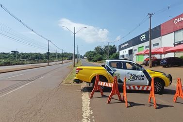 PR-317 &eacute; liberada ap&oacute;s retirada de nitrato de am&ocirc;nia de caminh&atilde;o que tombou