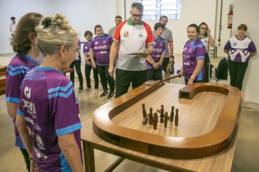 Torneio de Bol&atilde;ozinho de Mesa re&uacute;ne mais de 500 idosos em Toledo