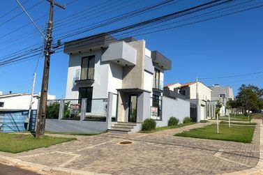 Sobrado &agrave; venda - 200m&sup2; - Maria Luiza