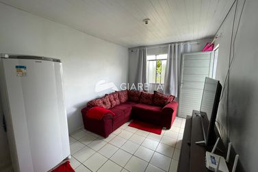 Casa &agrave; venda - 48m&sup2; - JARDIM PINHEIRINHO