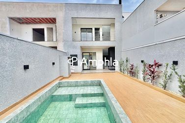 Sobrado &agrave; venda - 217m&sup2; - Recanto Tropical