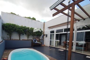Sobrado &agrave; venda - 240m&sup2; - JARDIM PARIZOTTO