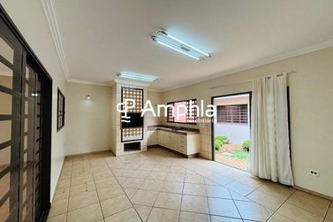 Casa &agrave; venda - 285m&sup2; - Recanto Tropical