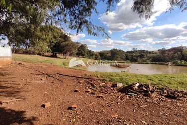 Ch&aacute;cara &agrave; venda - 920m&sup2; - ZONA RURAL